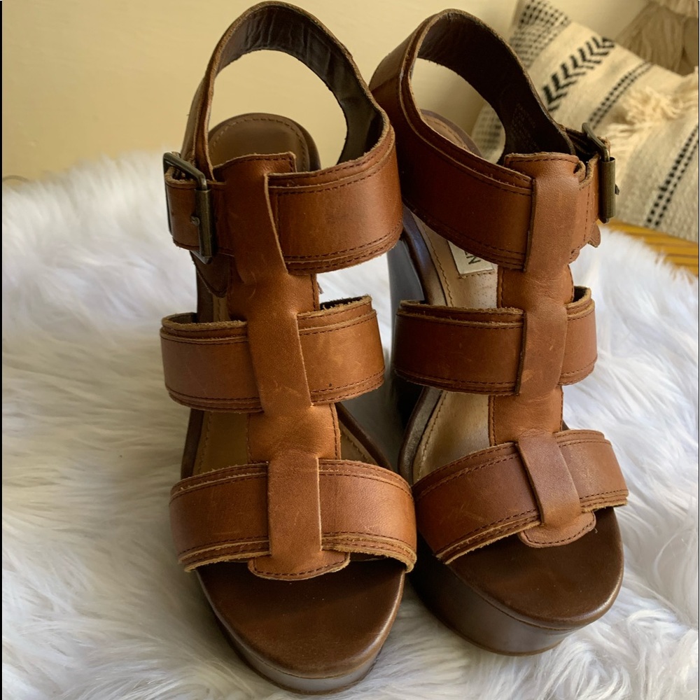 Steve Madden Wanting Wedge Cognac 5 1/2